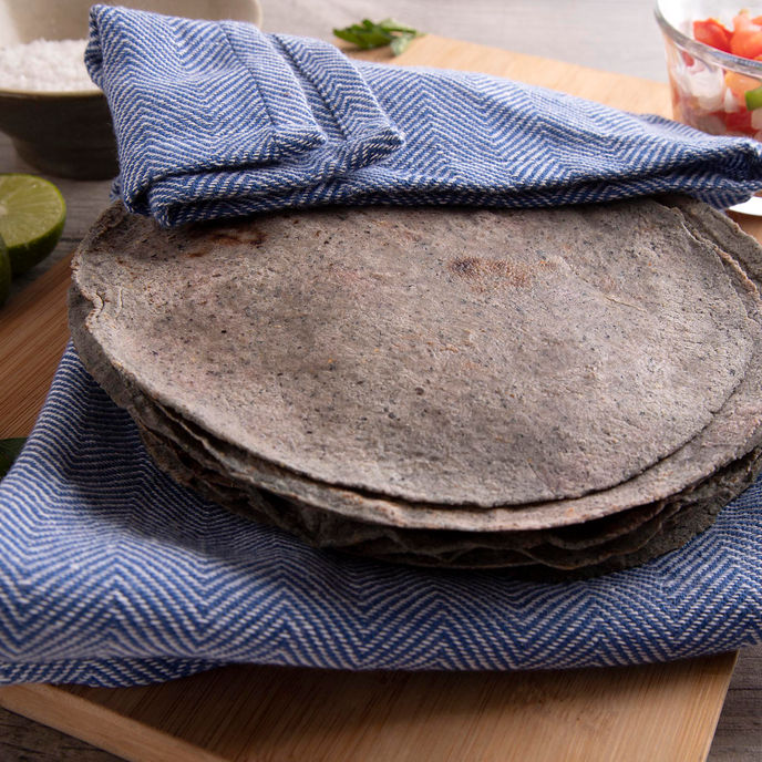 Tortillas Artesanales de Maíz Azul Criollo Cal y Maíz | YEMA